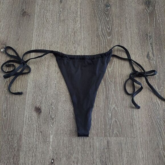Frederick's of Hollywood Black Tie-Side Brazilian Thong Bikini Bottom 2X/3X - Picture 1 of 4